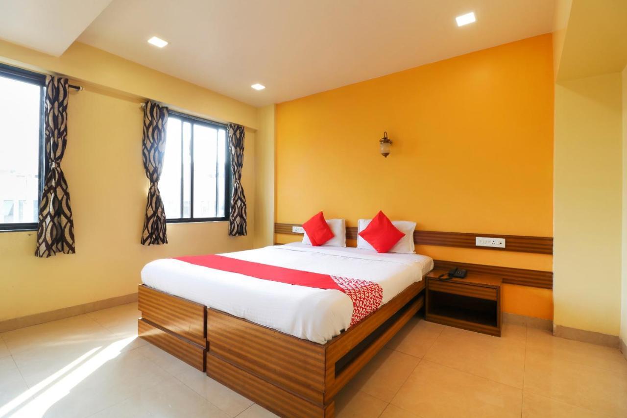 Oyo 10679 Hotel Nanashree Executive Vagholi Eksteriør bilde