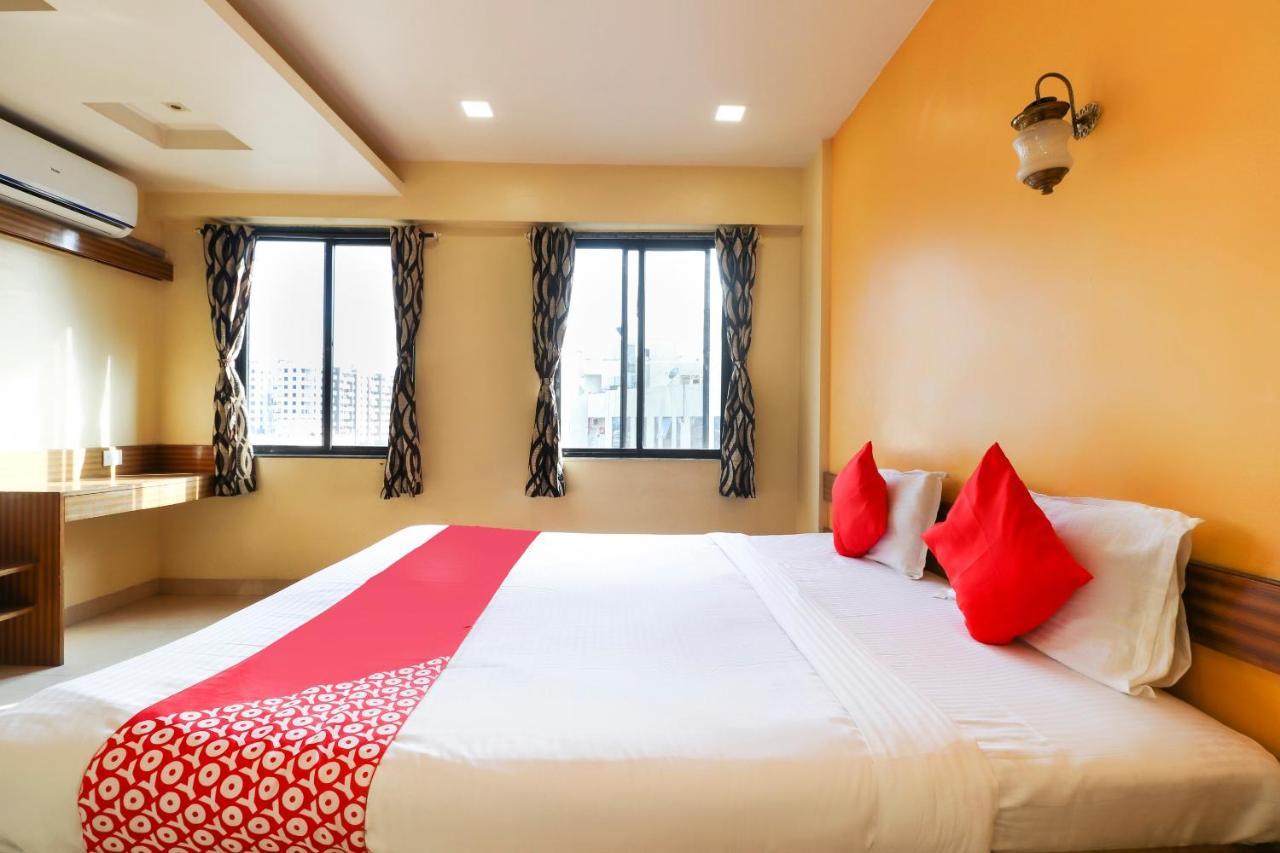Oyo 10679 Hotel Nanashree Executive Vagholi Eksteriør bilde
